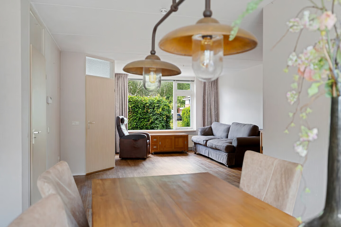 Tussenwoning te koop: Veenwortel 25, Roden