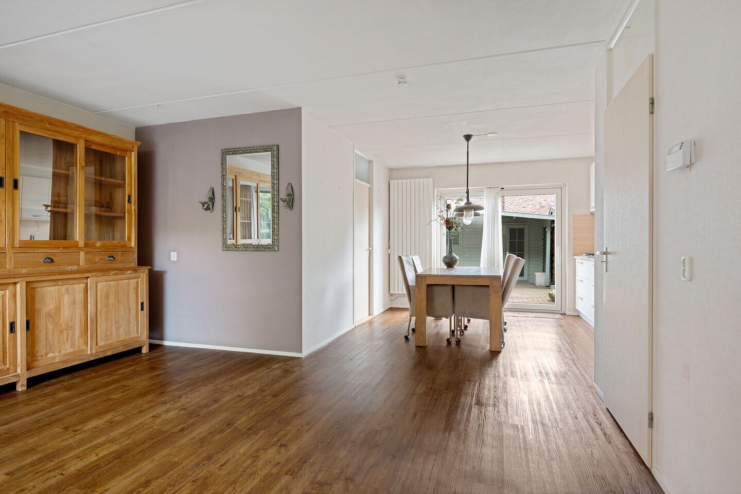Tussenwoning te koop: Veenwortel 25, Roden