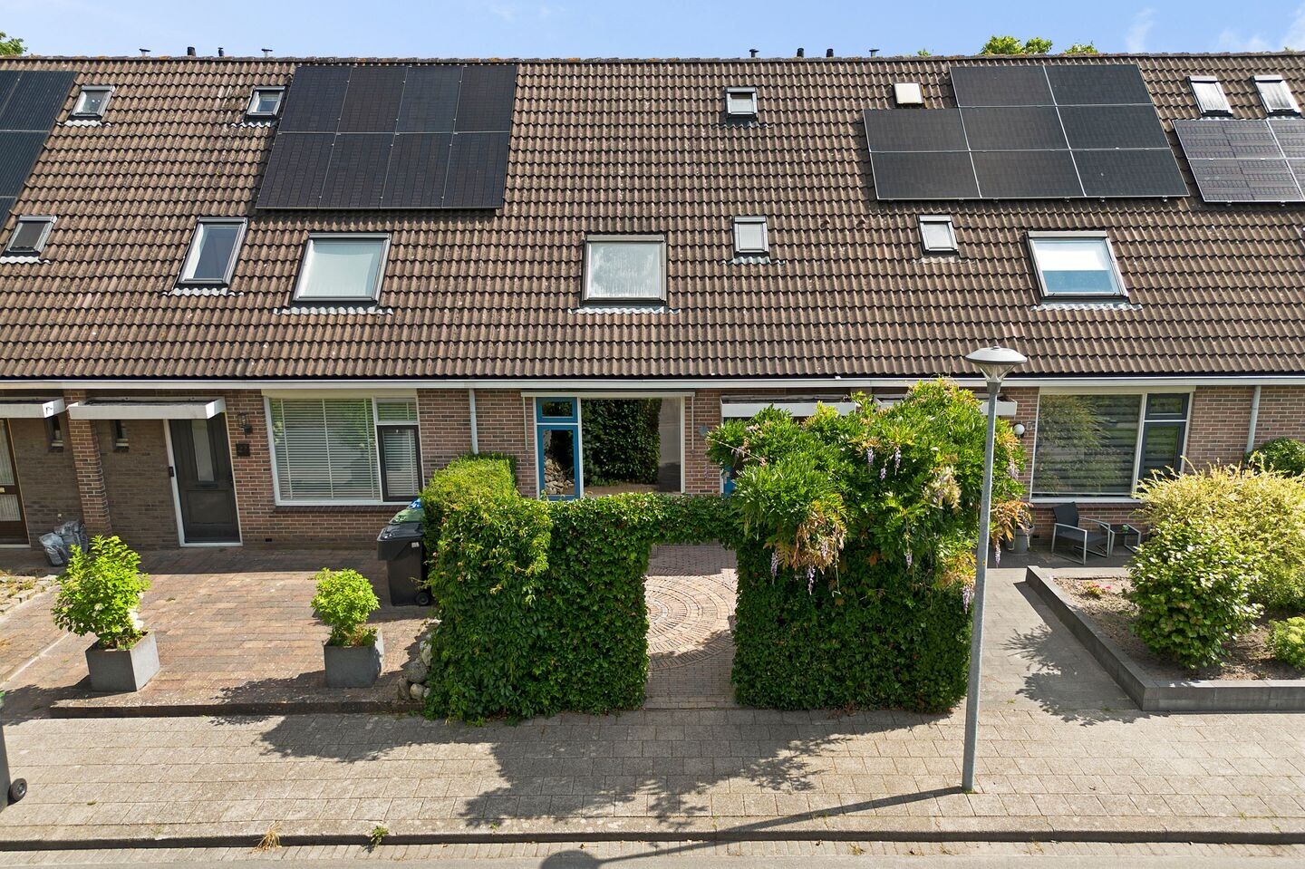 Tussenwoning te koop: Veenwortel 25, Roden