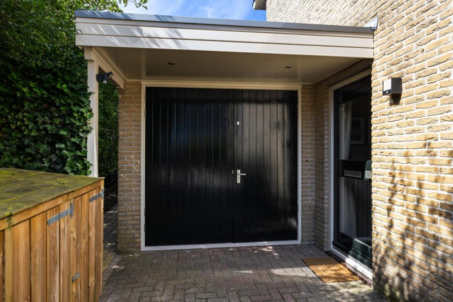 Hoekwoning te koop: Pinksterbloem 29, Roden