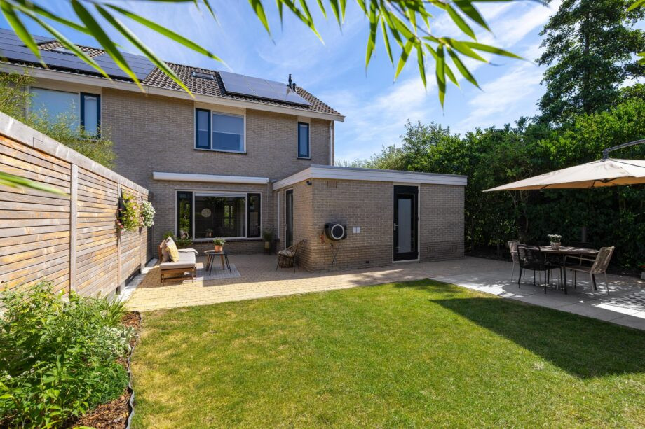 Hoekwoning te koop: Pinksterbloem 29, Roden