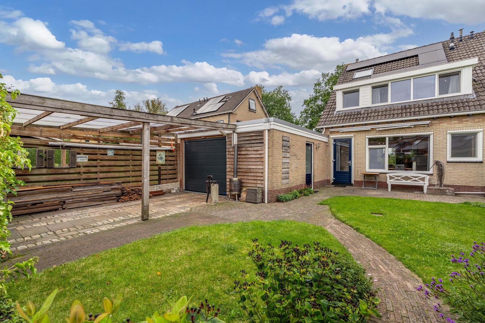 Tussenwoning te koop: H.W. Mesdagstraat 14, Nietap