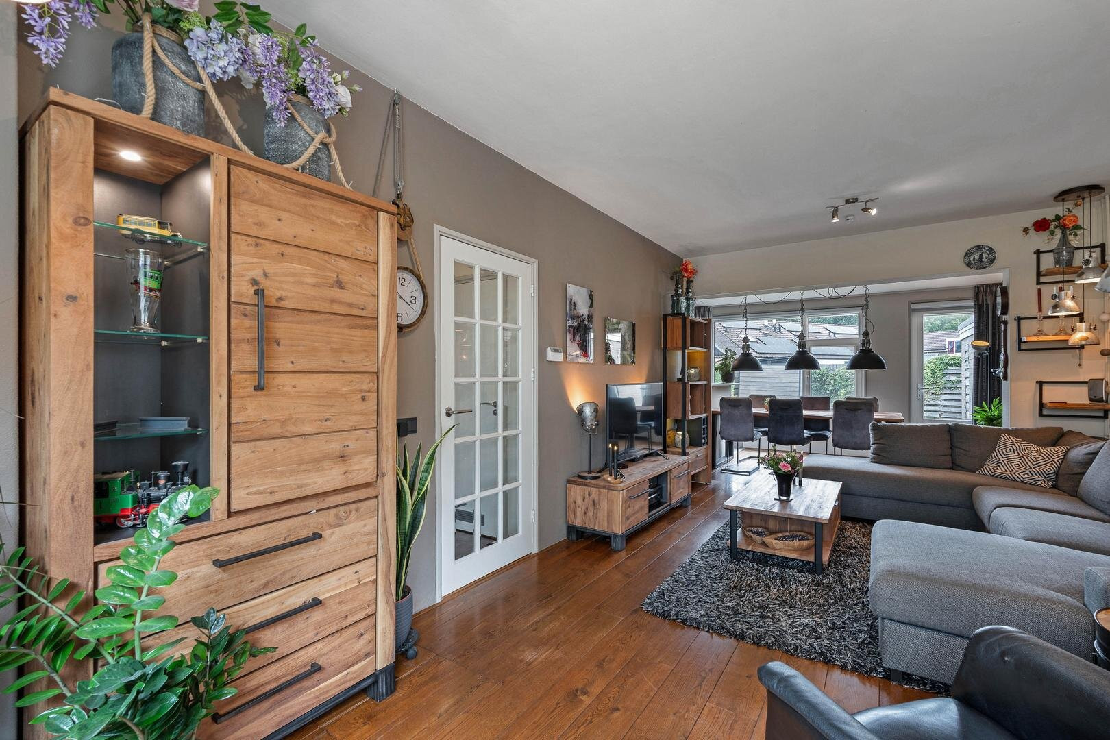 Tussenwoning te koop: H.W. Mesdagstraat 14, Nietap
