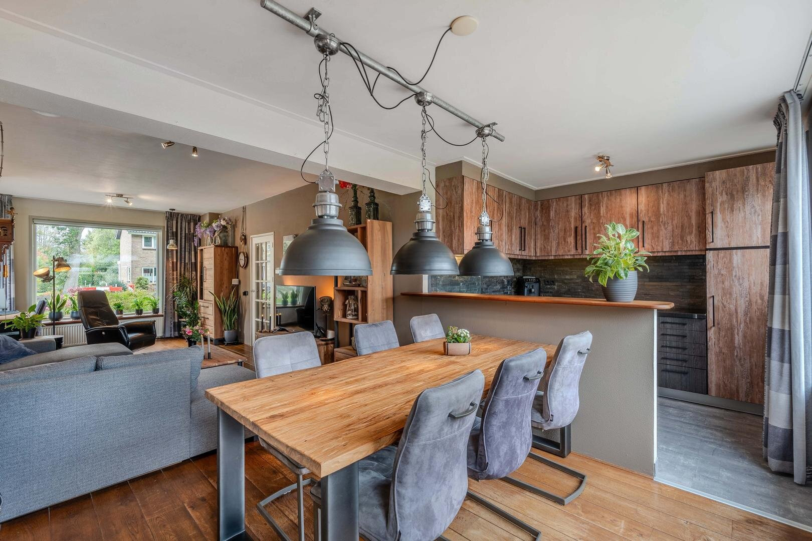 Tussenwoning te koop: H.W. Mesdagstraat 14, Nietap