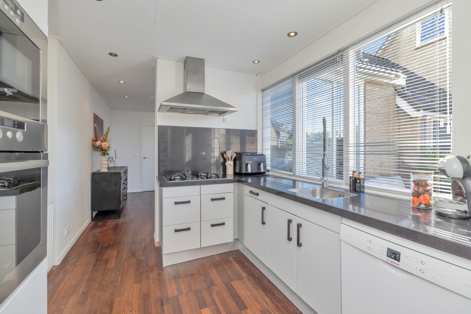 Tussenwoning te koop: Boveneind 80, Leek