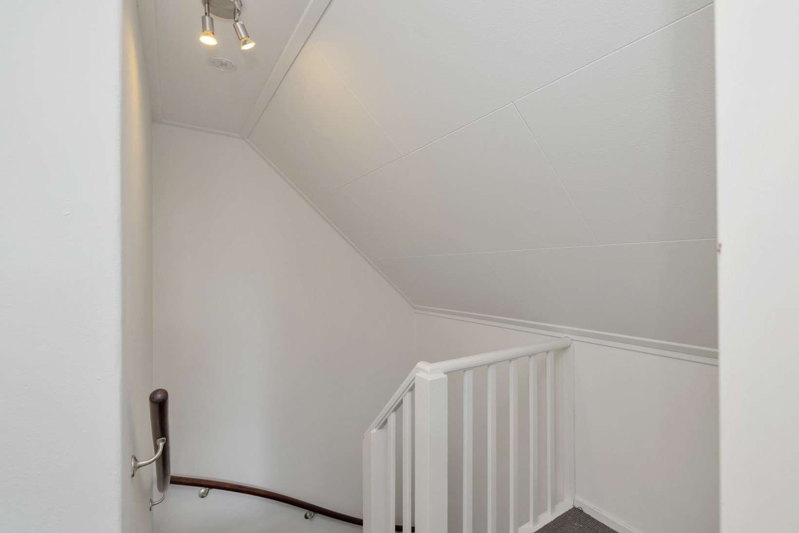Tussenwoning te koop: Boveneind 80, Leek