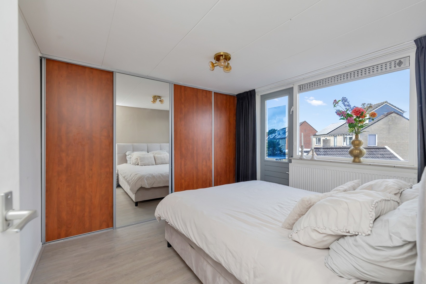 Tussenwoning te koop: Boveneind 80, Leek