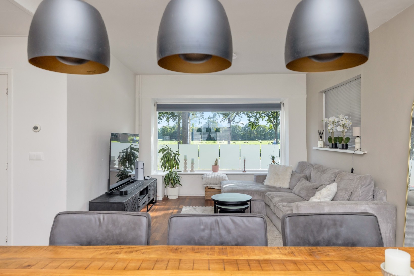 Tussenwoning te koop: Boveneind 80, Leek