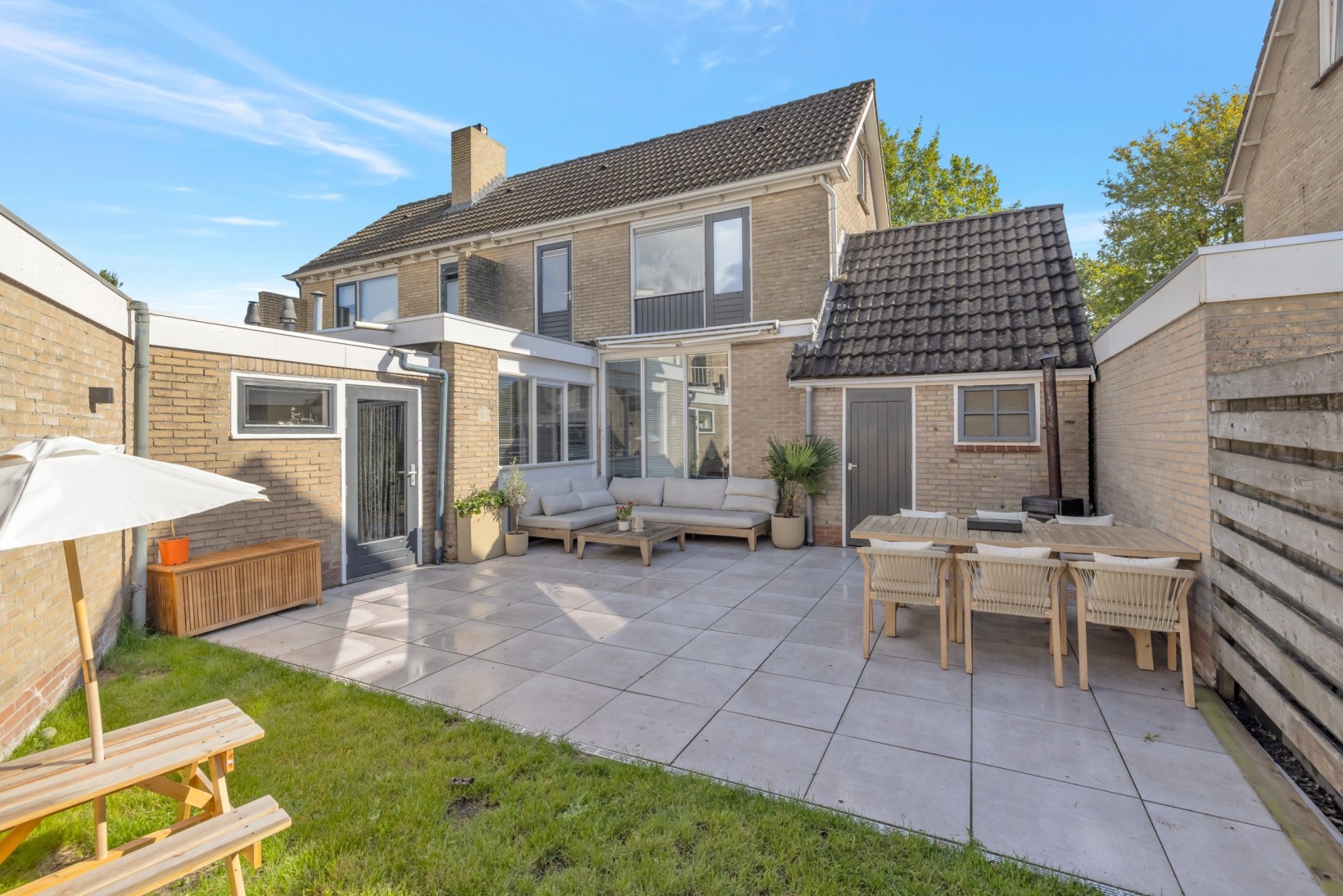 Tussenwoning te koop: Boveneind 80, Leek