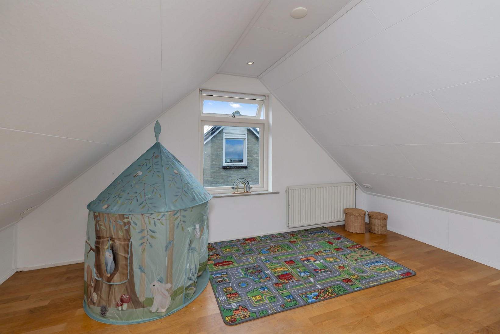 Tussenwoning te koop: Boveneind 80, Leek