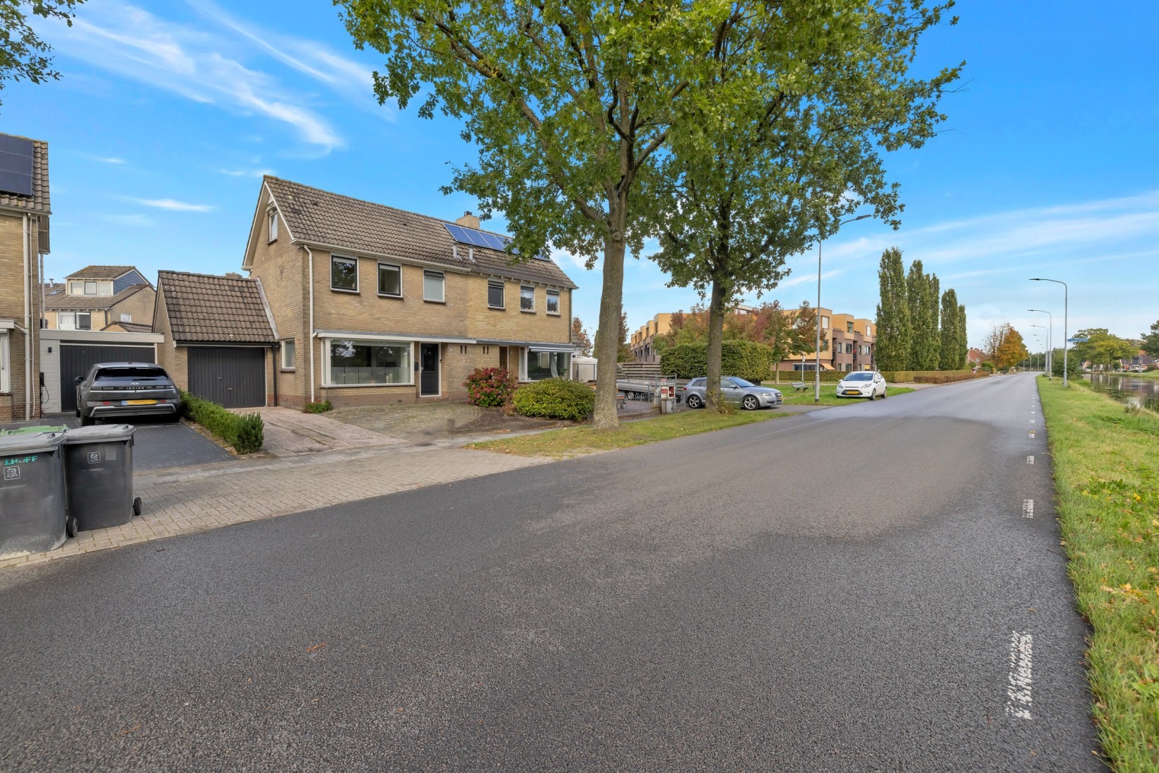 Tussenwoning te koop: Boveneind 80, Leek