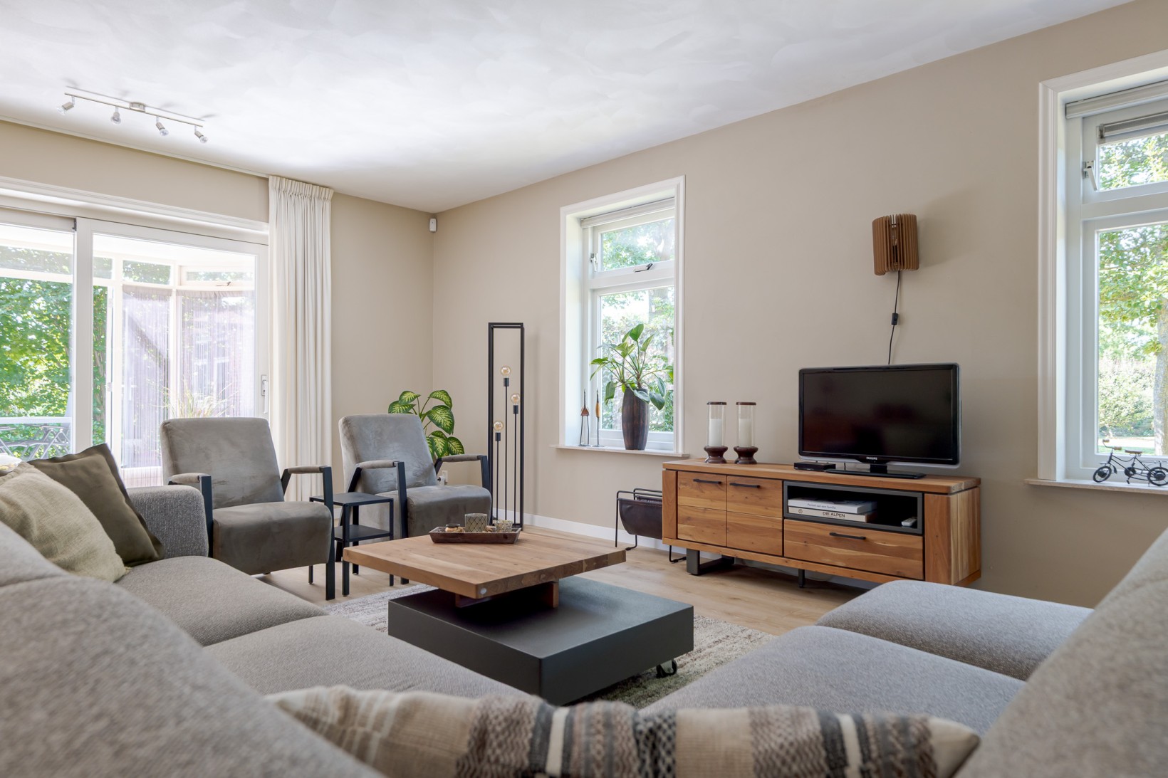 Vrijstaande woning te koop: Roomsterweg 7, Leek