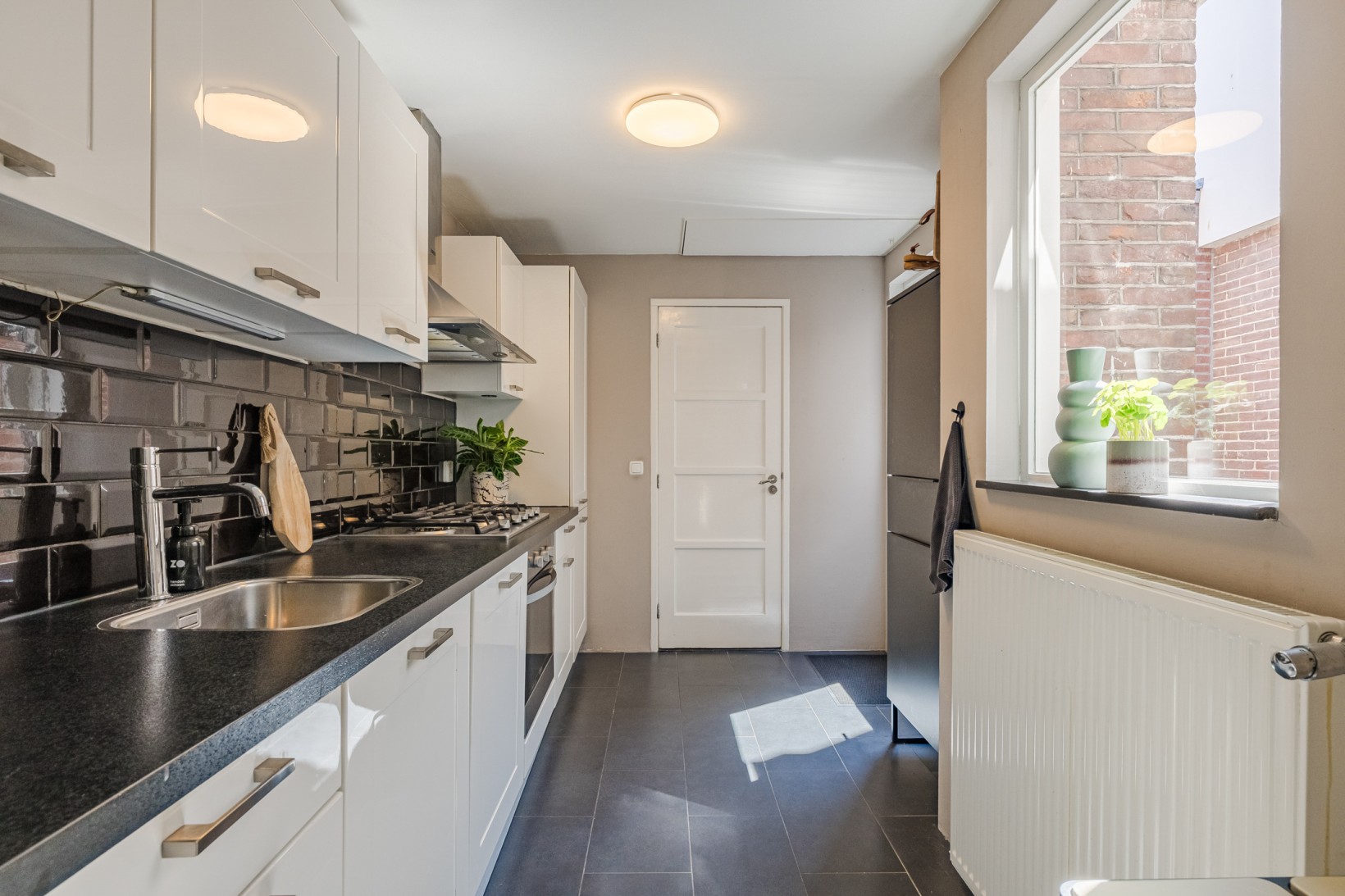 Tussenwoning te koop: Oude-Molenstraat 42, Assen
