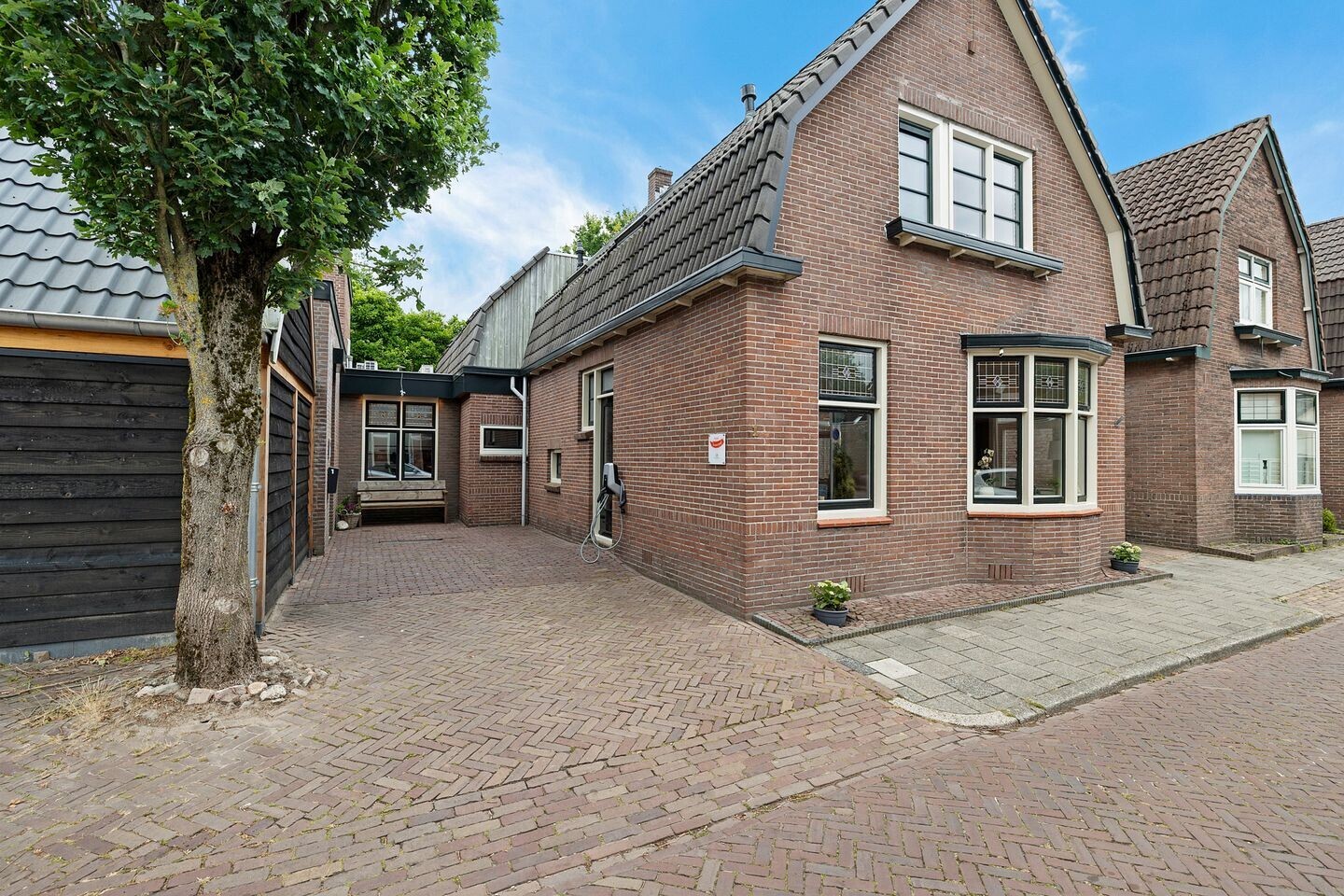Vrijstaande woning te koop: Esstraat 1, Assen