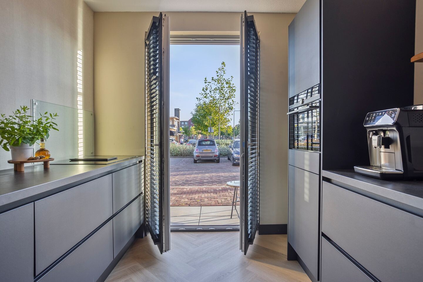Tussenwoning te koop: Veemarktzicht 31, Assen