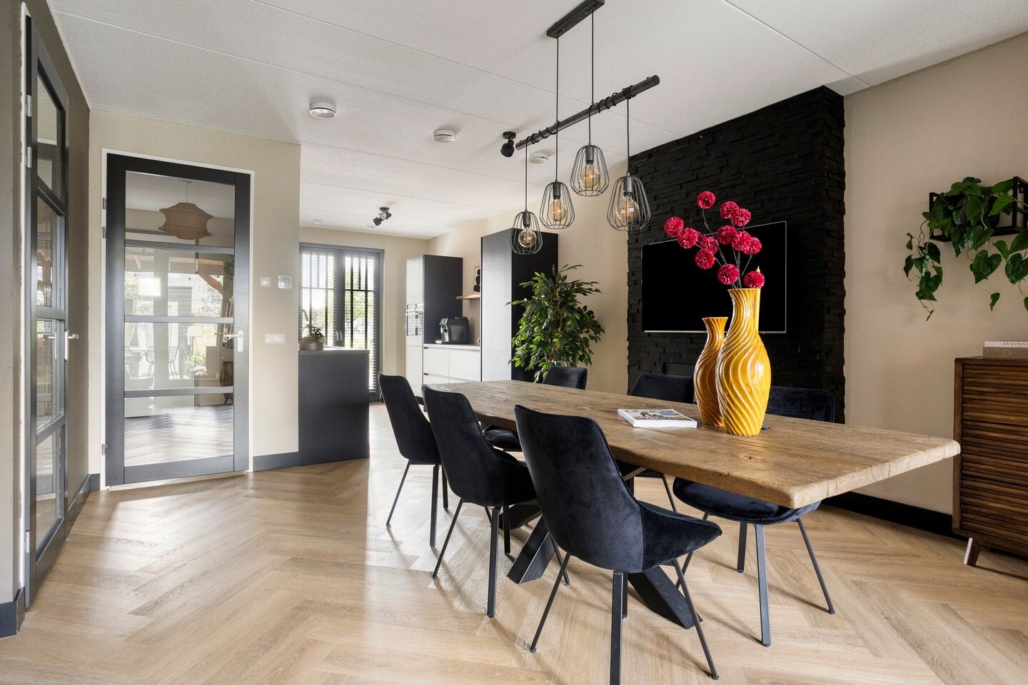 Tussenwoning te koop: Veemarktzicht 31, Assen