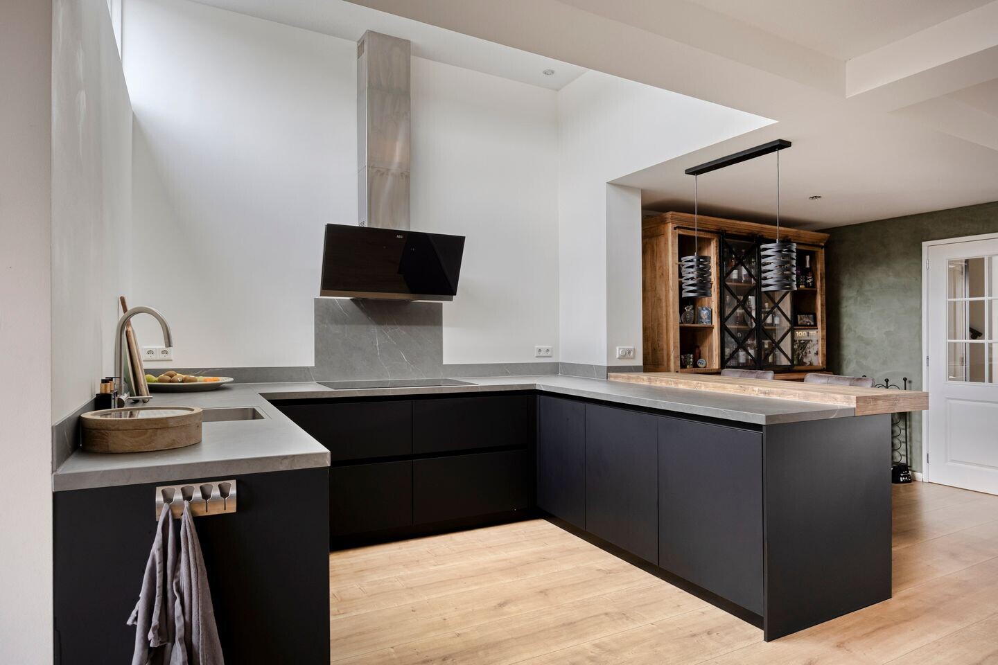 Tussenwoning te koop: Prins Willemstraat 8, Assen