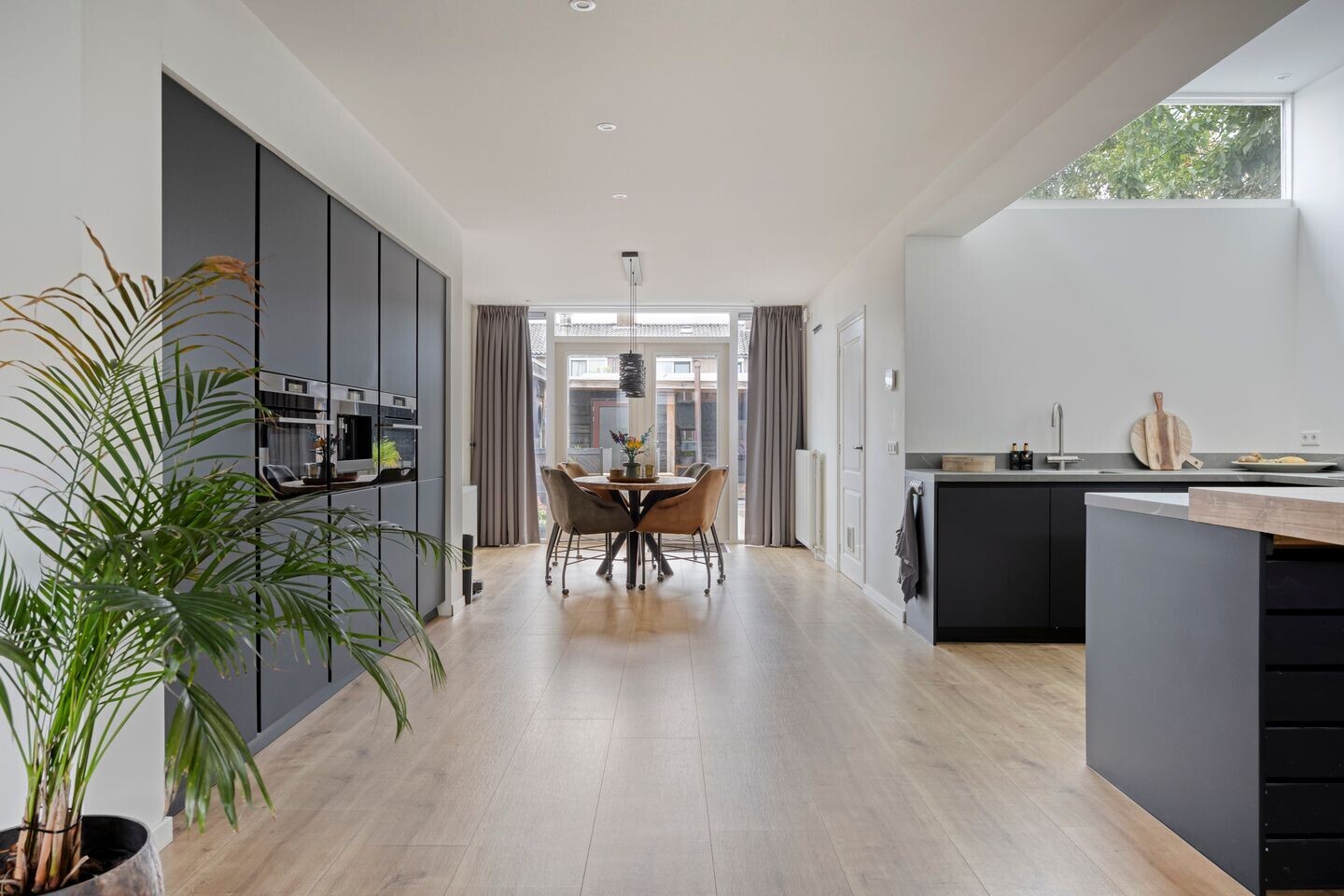 Tussenwoning te koop: Prins Willemstraat 8, Assen