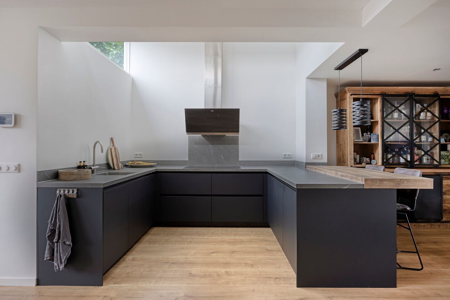 Tussenwoning te koop: Prins Willemstraat 8, Assen