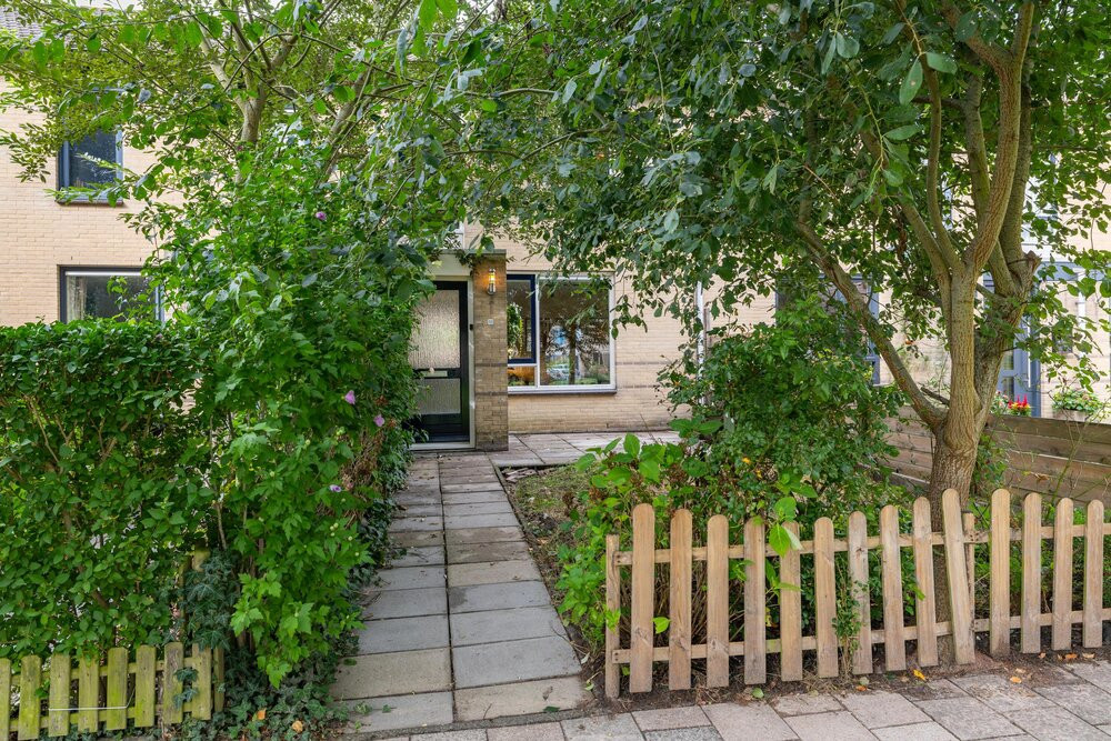 Tussenwoning te koop: Naoberdreef 53, Assen