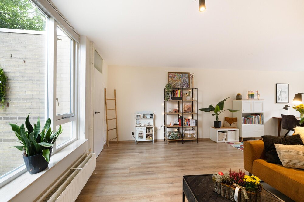 Tussenwoning te koop: Naoberdreef 53, Assen
