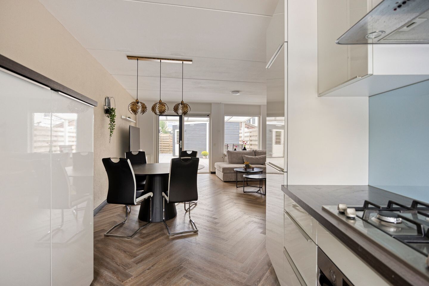 Tussenwoning te koop: Hophullen 39, Assen