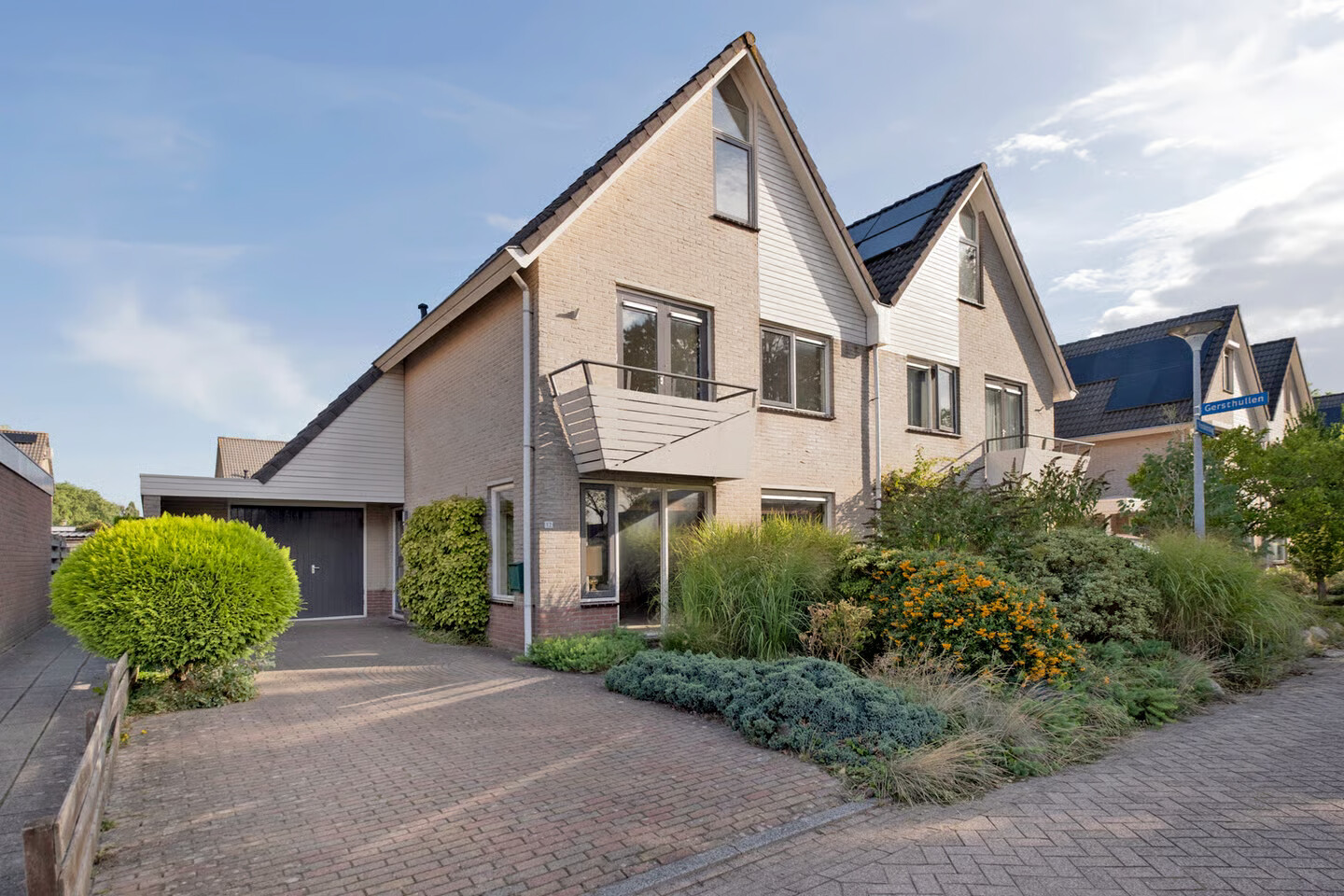 Twee-onder-één-kap te koop: Vossenslag 12, Assen