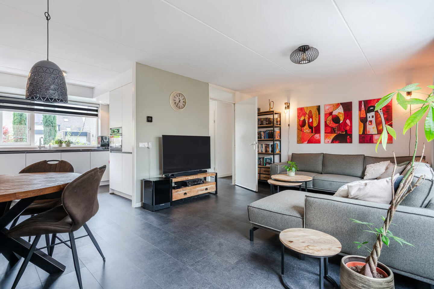 Tussenwoning te koop: Vossenslag 31, Assen