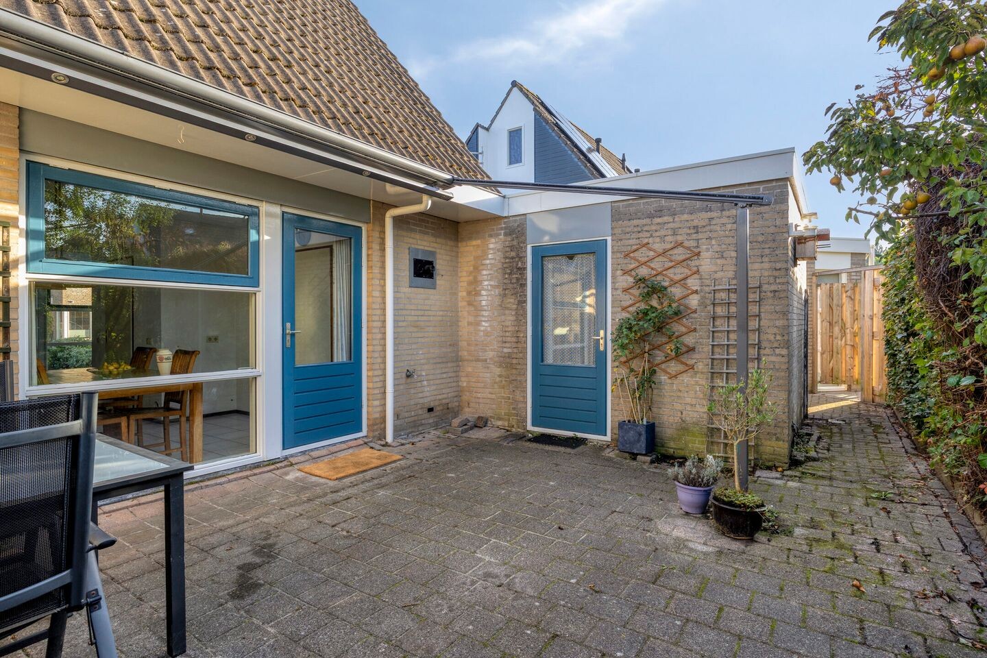 Twee-onder-één-kap te koop: Zandhamel 8, Assen