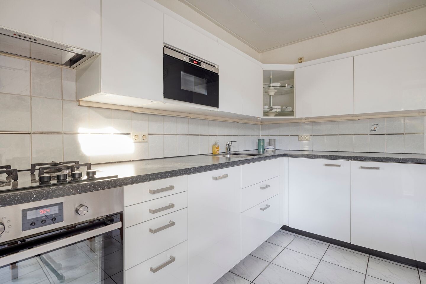 Twee-onder-één-kap te koop: Zandhamel 8, Assen