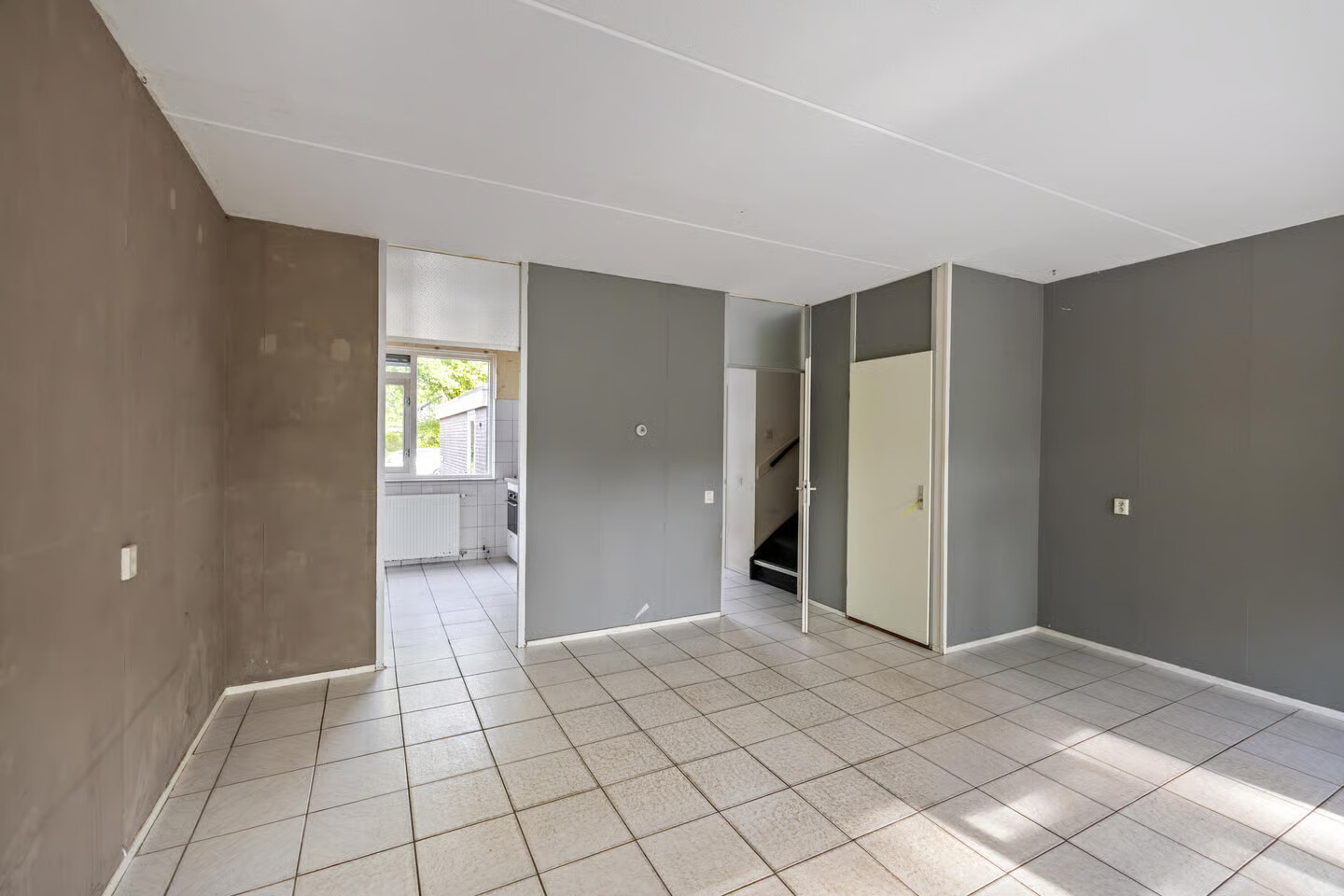 Tussenwoning te koop: Kennemerland 133, Assen