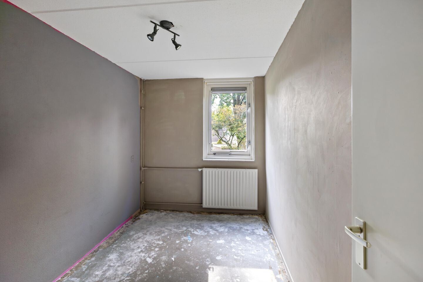 Tussenwoning te koop: Kennemerland 133, Assen