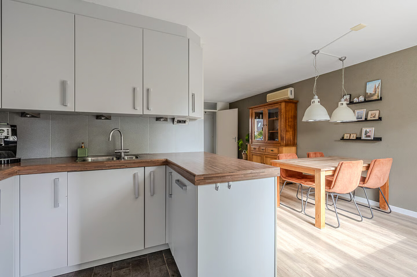 Hoekwoning te koop: Planetenlaan 44, Assen