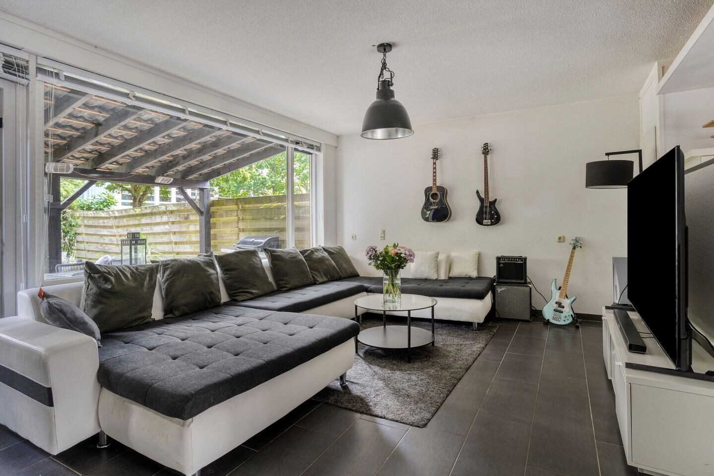 Tussenwoning te koop: Rhônepad 13, Assen
