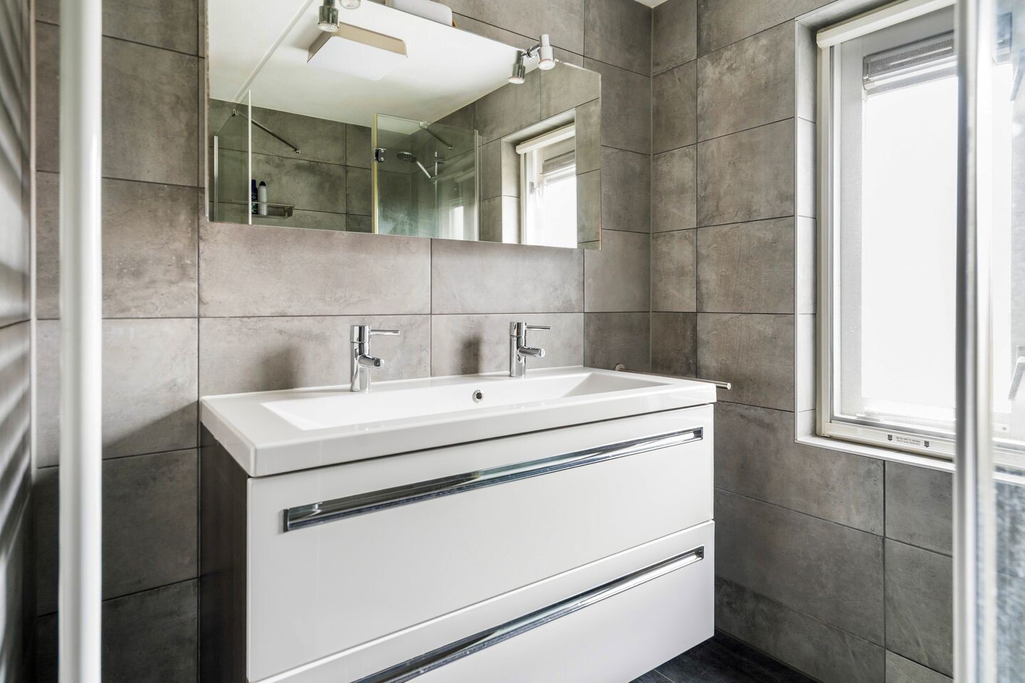 Tussenwoning te koop: Ruiterakker 137, Assen