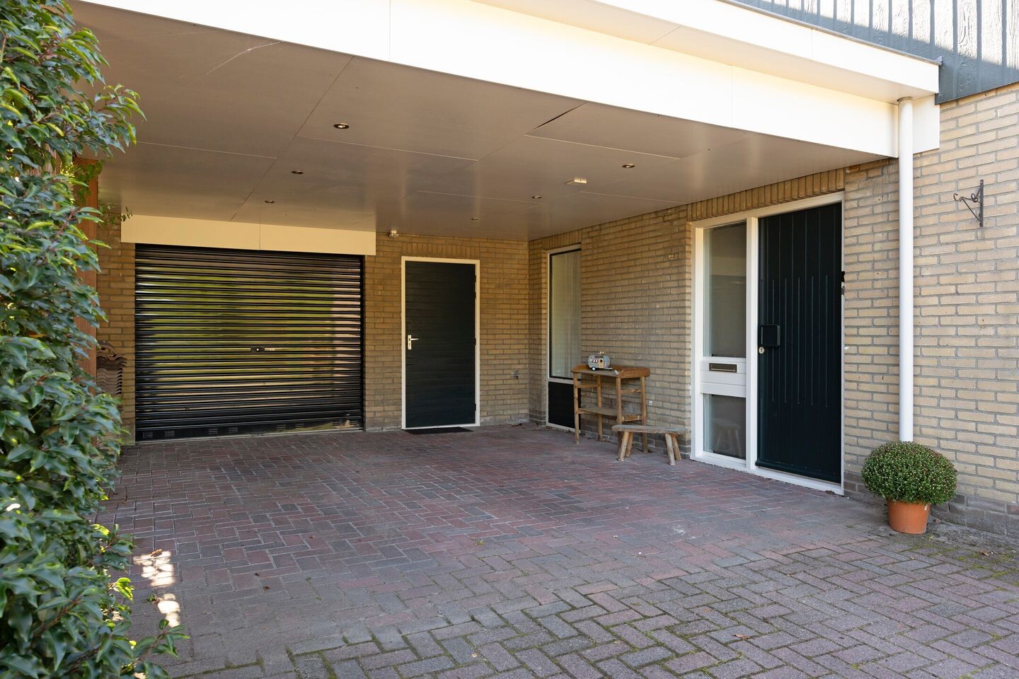 Twee-onder-één-kap te koop: Buitenes 18, Assen