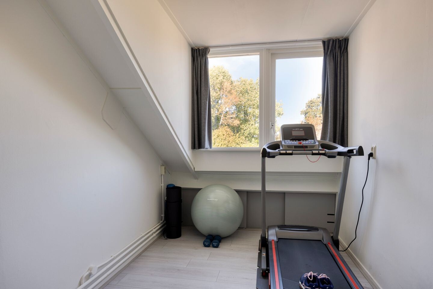 Twee-onder-één-kap te koop: Buitenes 18, Assen