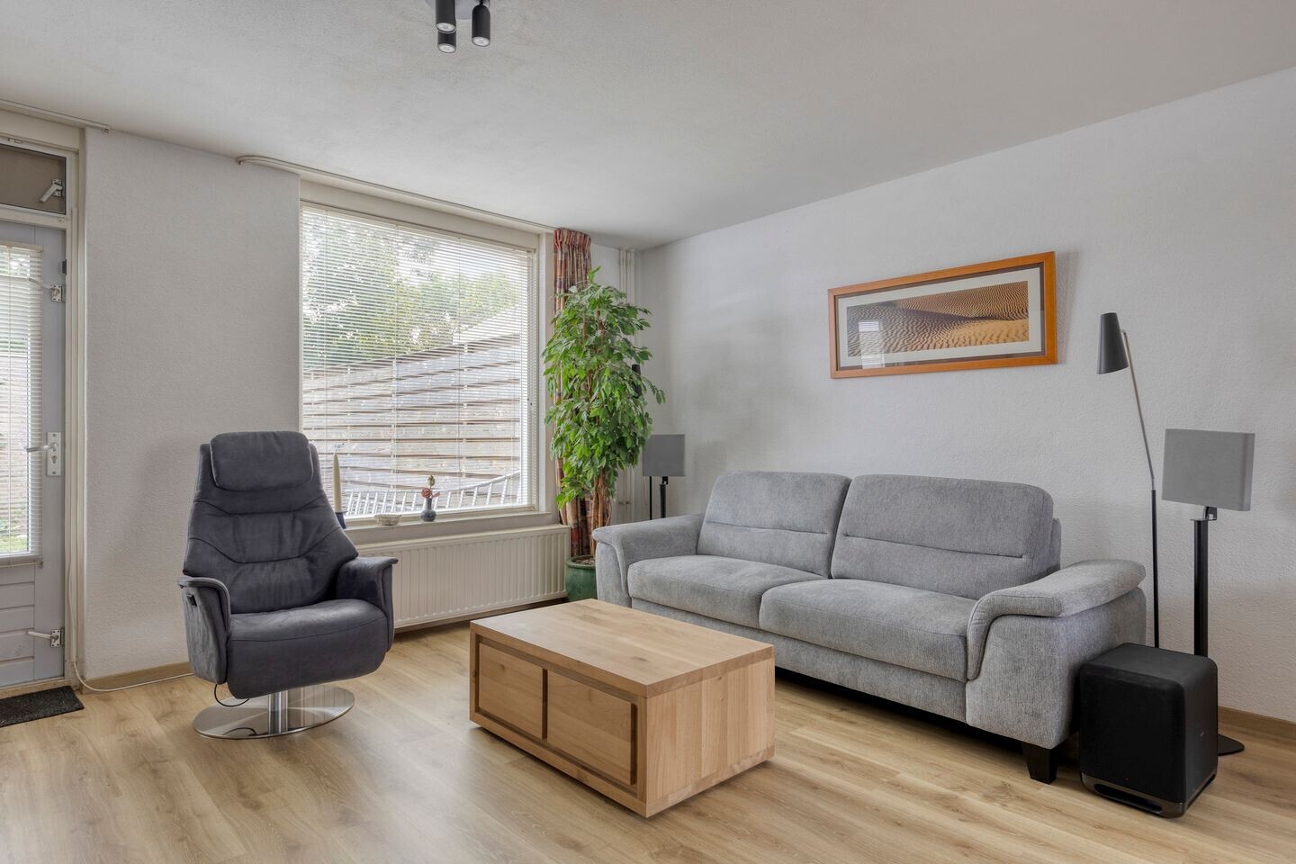 Tussenwoning te koop: Scharmbarg 15, Assen