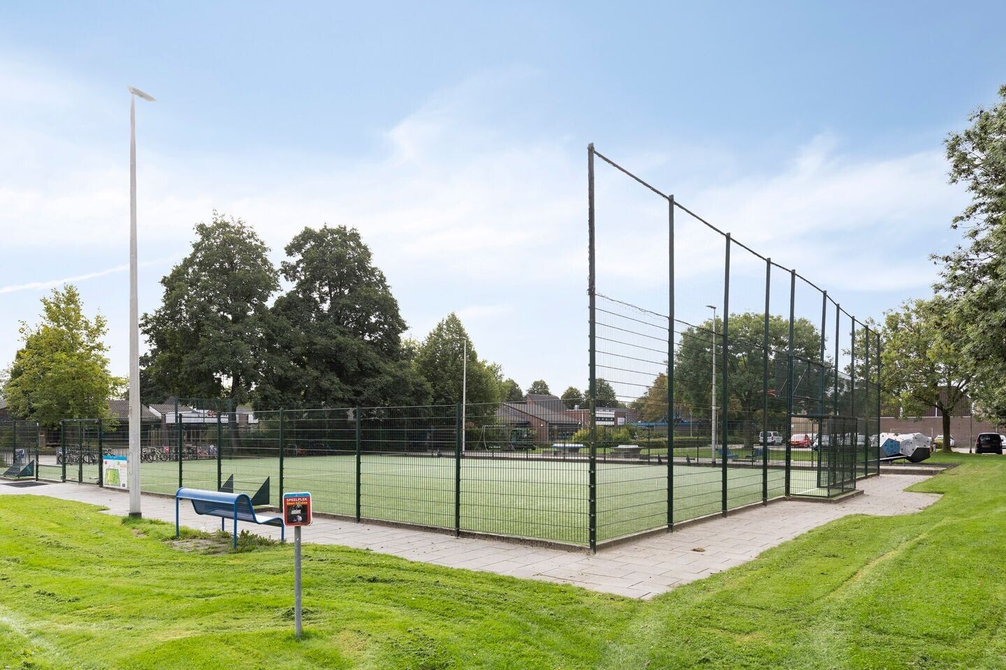 Tussenwoning te koop: Scharmbarg 15, Assen