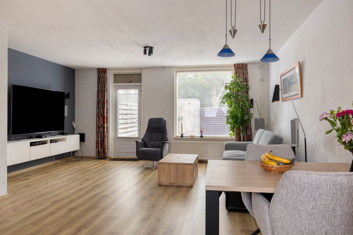 Tussenwoning te koop: Scharmbarg 15, Assen