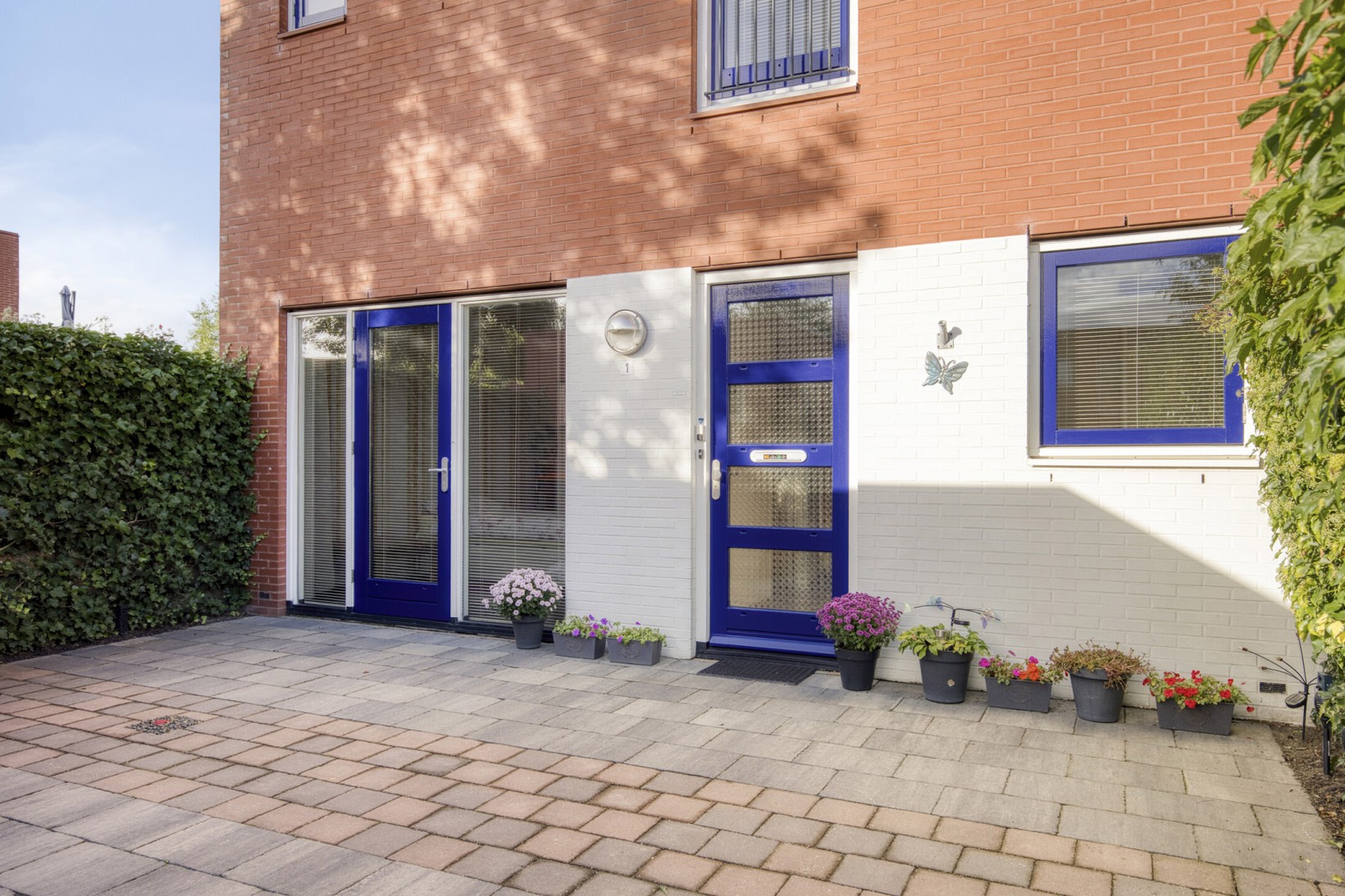 Hoekwoning te koop: Aardbeihof 1, Assen