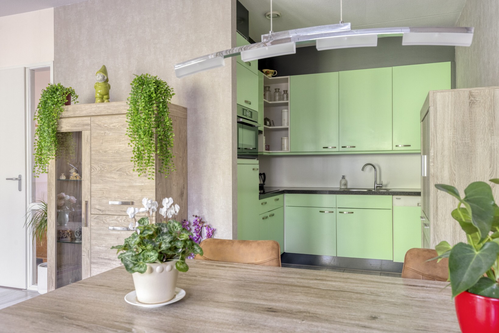 Hoekwoning te koop: Aardbeihof 1, Assen