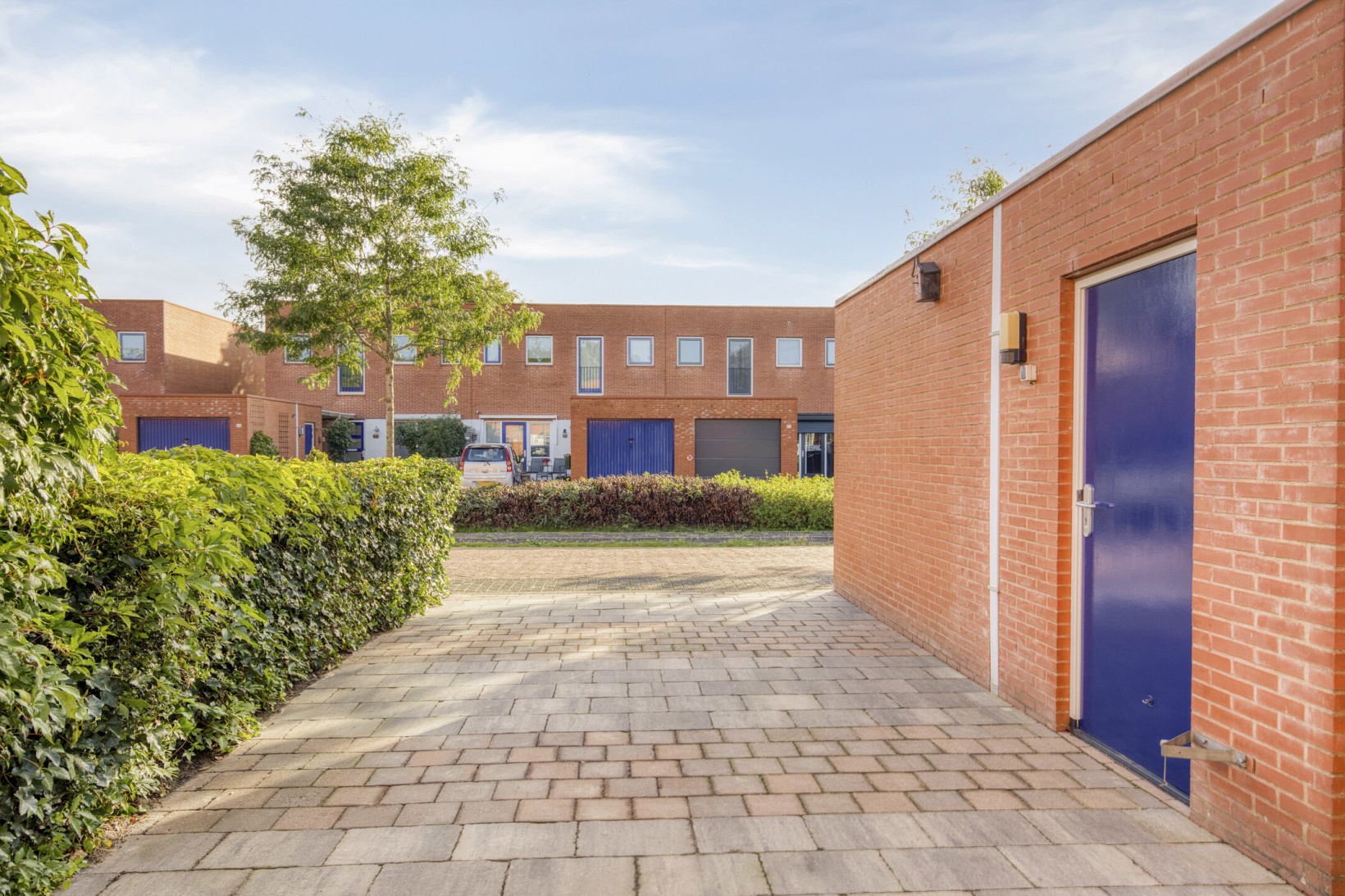 Hoekwoning te koop: Aardbeihof 1, Assen