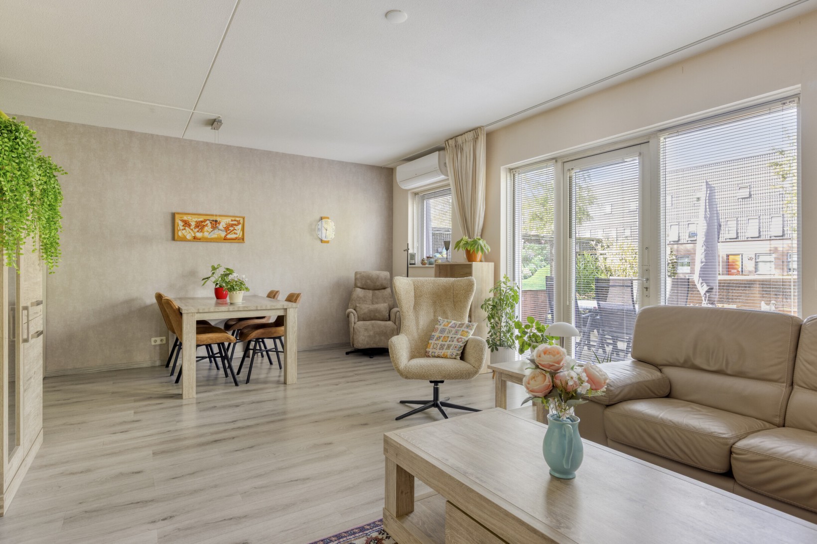 Hoekwoning te koop: Aardbeihof 1, Assen