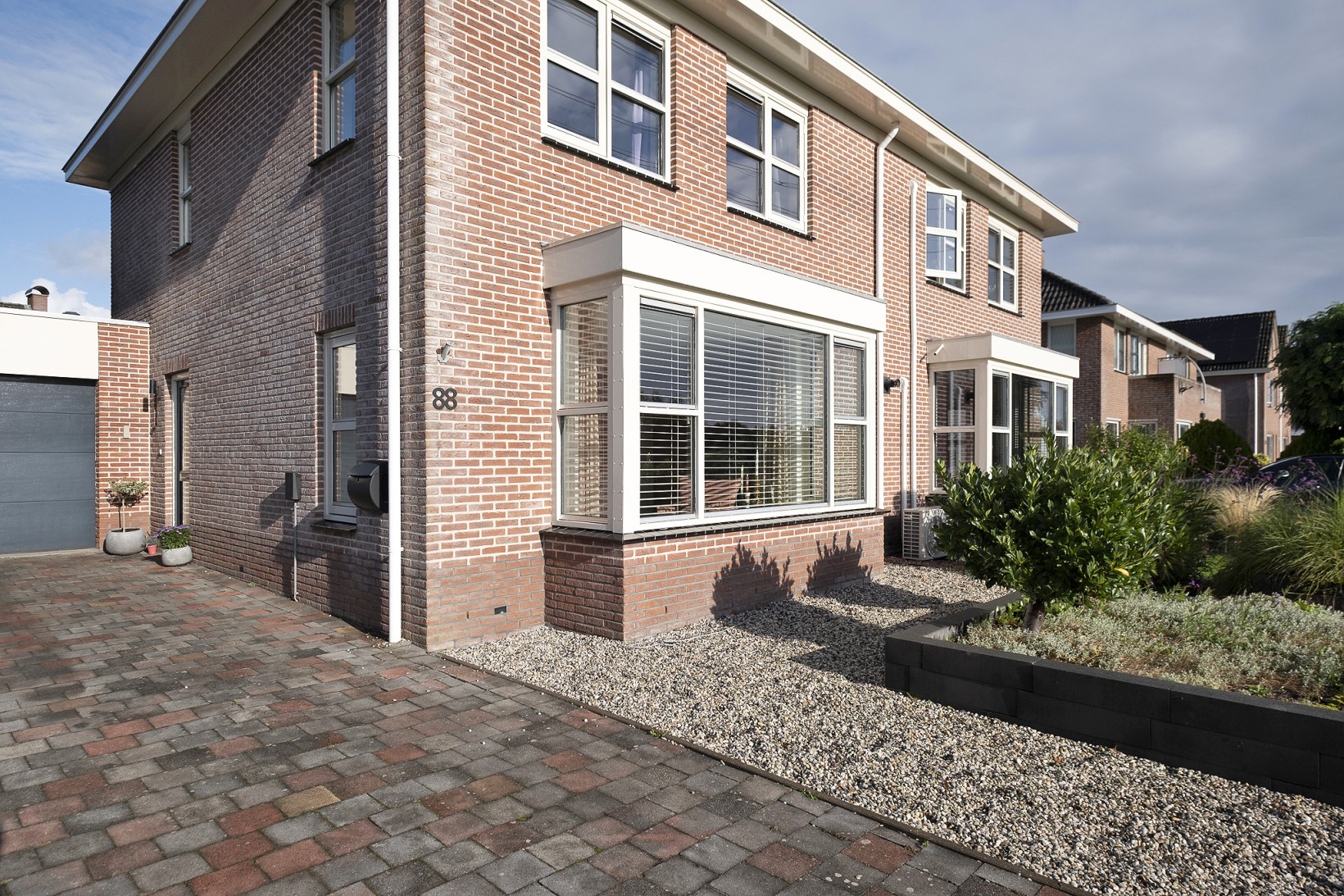 Twee-onder-één-kap te koop: Hertenlaan 88, Assen