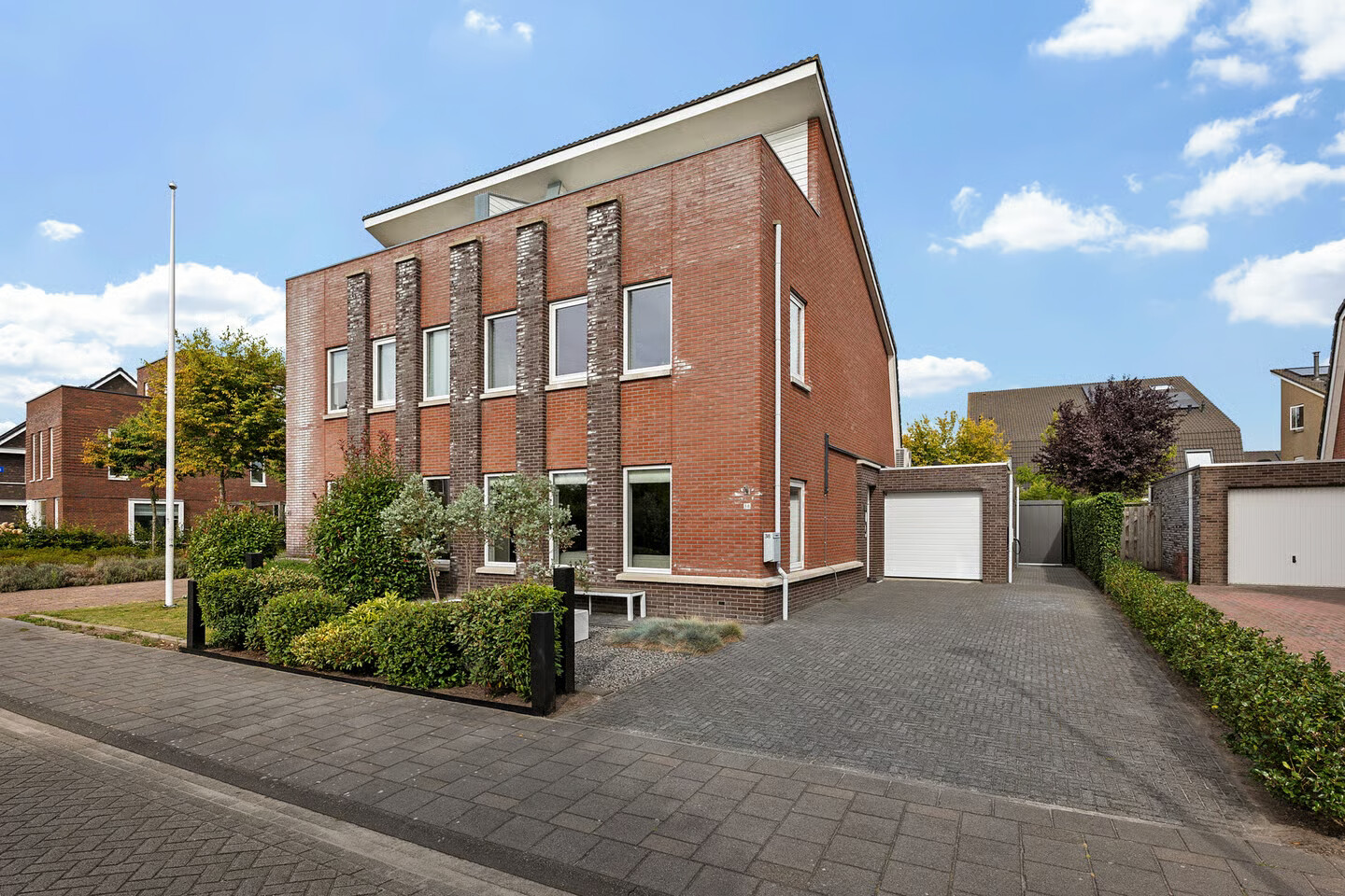 Twee-onder-één-kap te koop: Bosanemoon 38, Assen