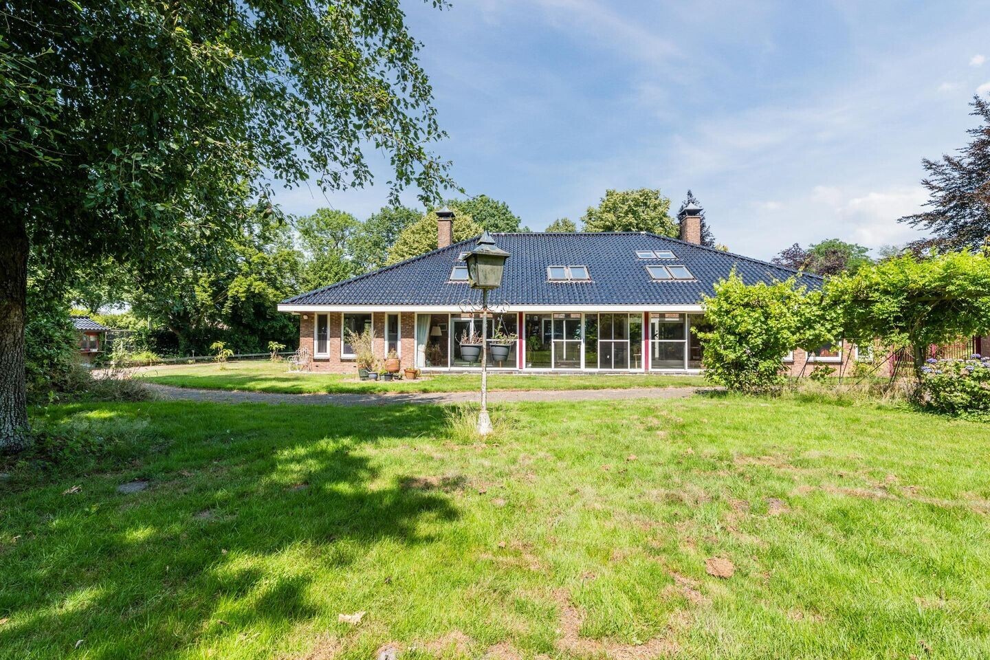 Vrijstaande woning te koop: Oosteinde 14, Hijken