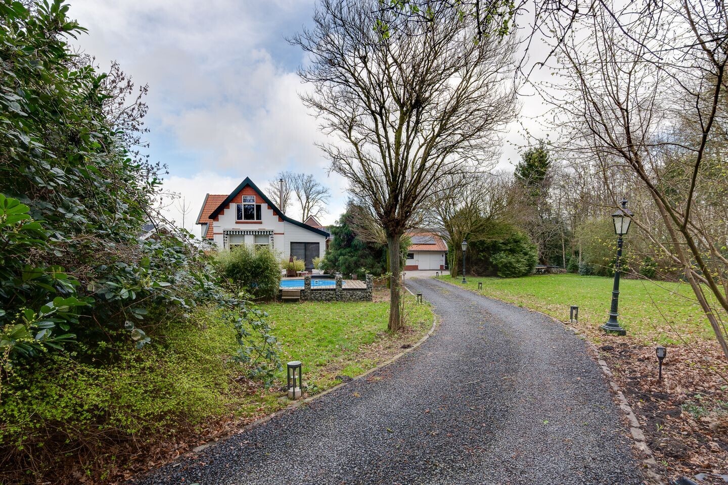 Vrijstaande woning te koop: Hoofdweg 234, Bovensmilde