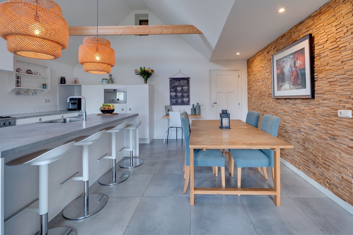 Vrijstaande woning te koop: Hoofdweg 234, Bovensmilde