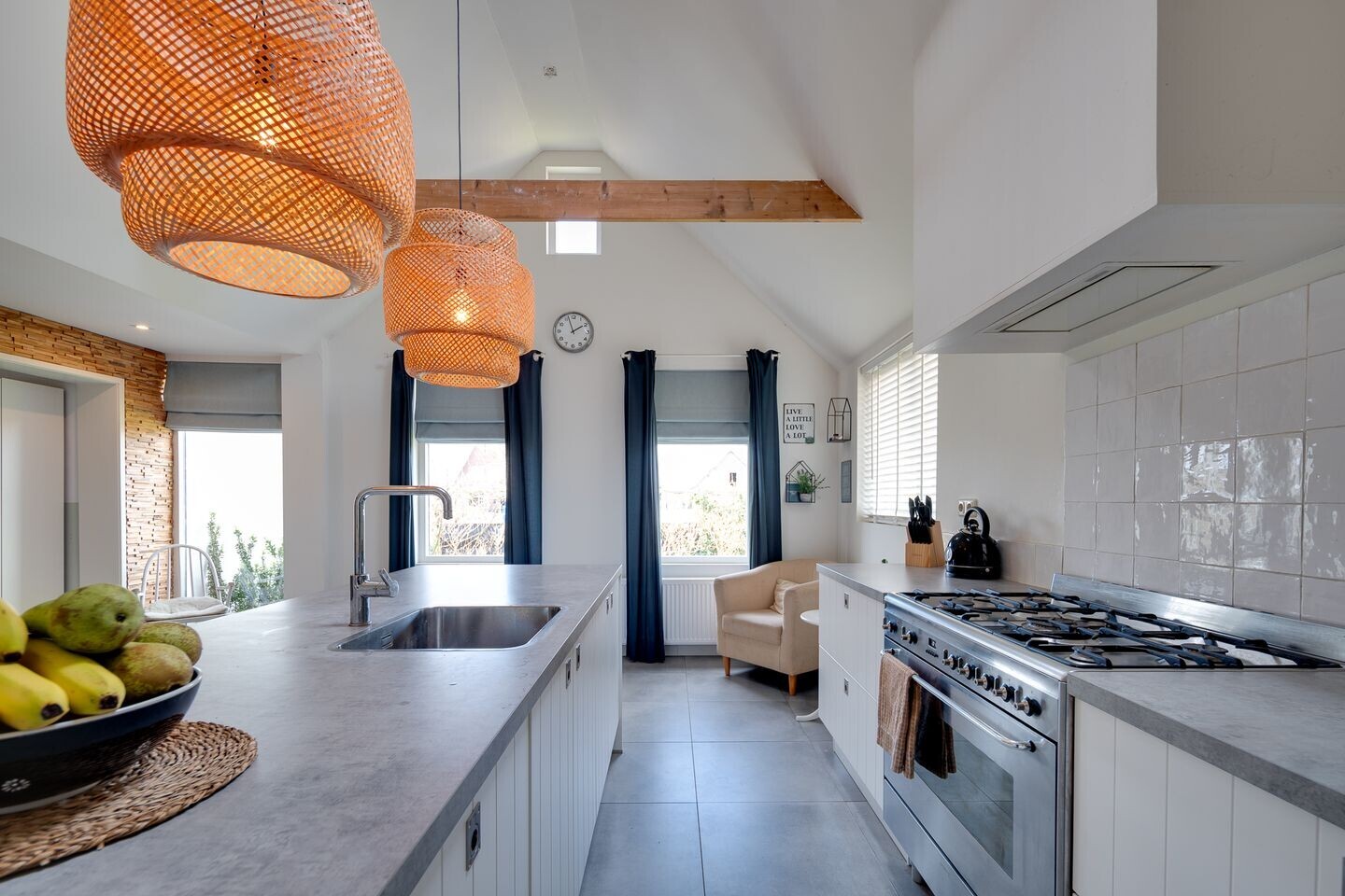Vrijstaande woning te koop: Hoofdweg 234, Bovensmilde